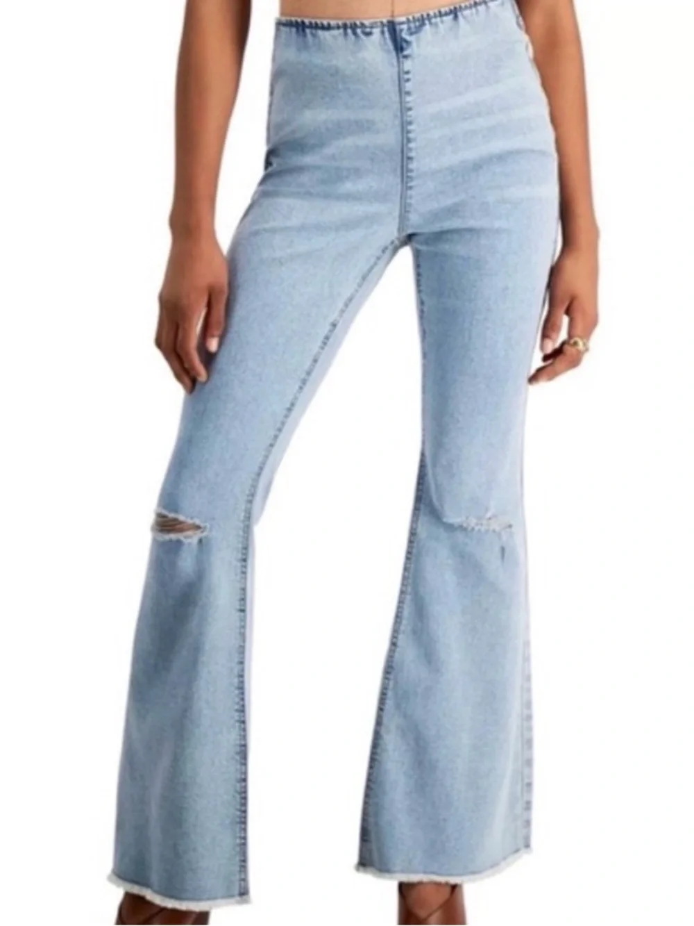 NWT Tinseltown Hi Rise Flare Pull On Light Wash Blue Distressed Jeans SIZE 7/28